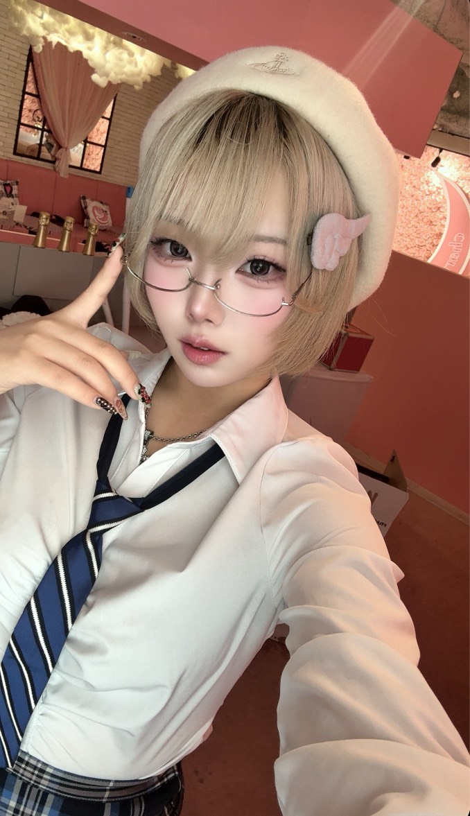 ベレー帽×制服×メガネ