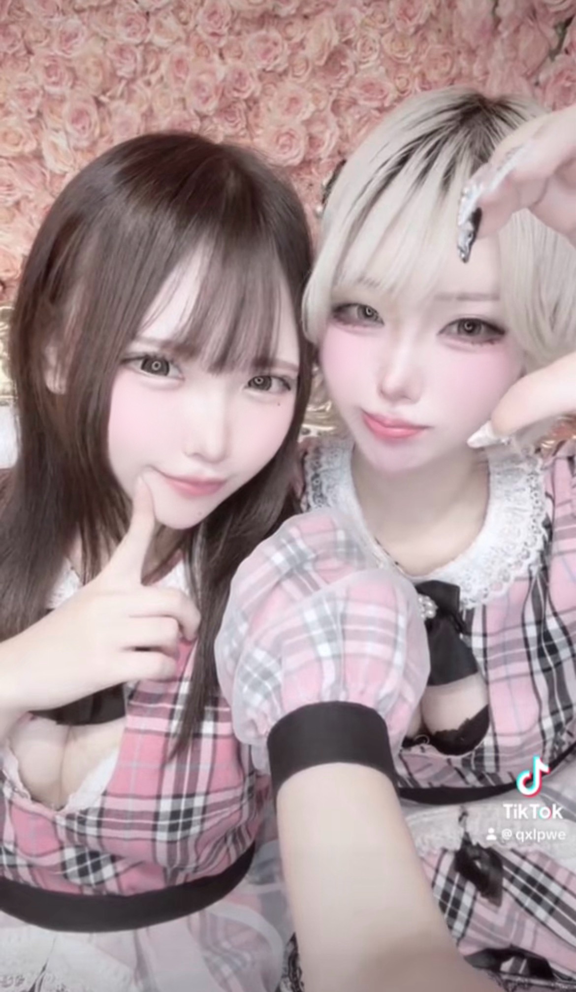 👩‍❤️‍👩💕